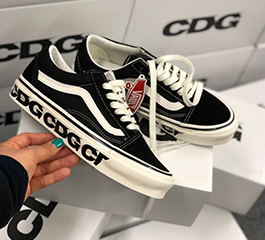 COMME des GARÇONS x VANS VAULT