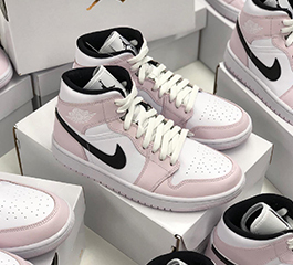 NIKE WMNS AIR JORDAN 1 MID BARELY ROSE