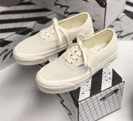 VANS OG AUTHENTIC LX VAULT (SUEDE) ANTIQUE WHITE/PERSIMMON ORANGE