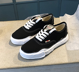 OG Sole Canvas Low-top Sneaker MAISON MIHARA YASUHIRO BLACK