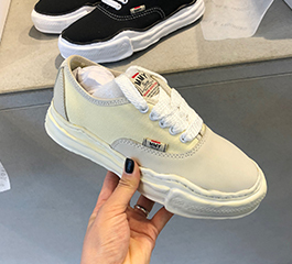 OG Sole Canvas Low-top Sneaker MAISON MIHARA YASUHIRO WHITE