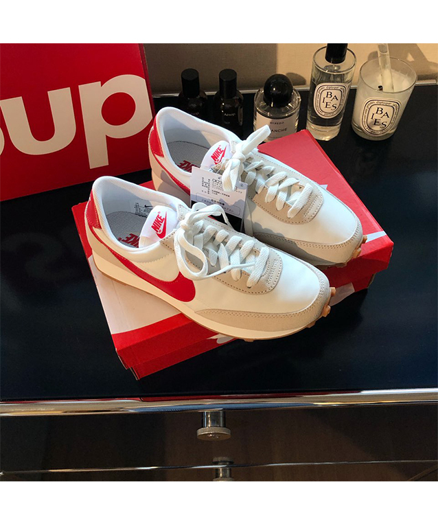 NIKE DAYBREAK WHITE RED