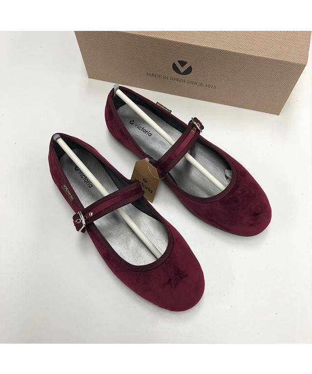 VICTORIA MARY JANE BURGUNDY 