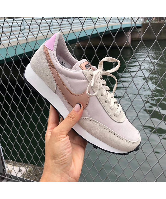 NIKE DAYBREAK GOLD PINK 230