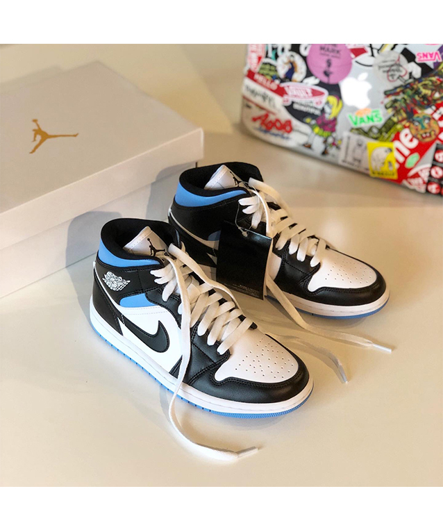 NIKE WMNS AIR JORDAN 1 MID BLACK/UNIVERSITY BLUE