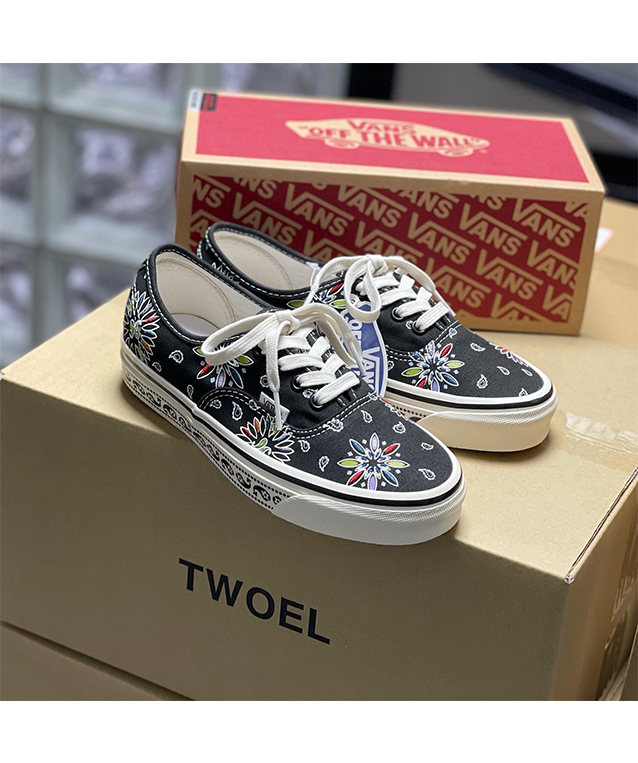 VANS AUTHENTIC 44 DX PAISLEY