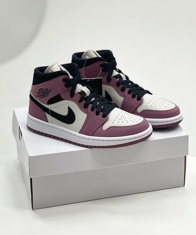 NIKE WMNS AIR JORDAN 1 MID BERRY PINK